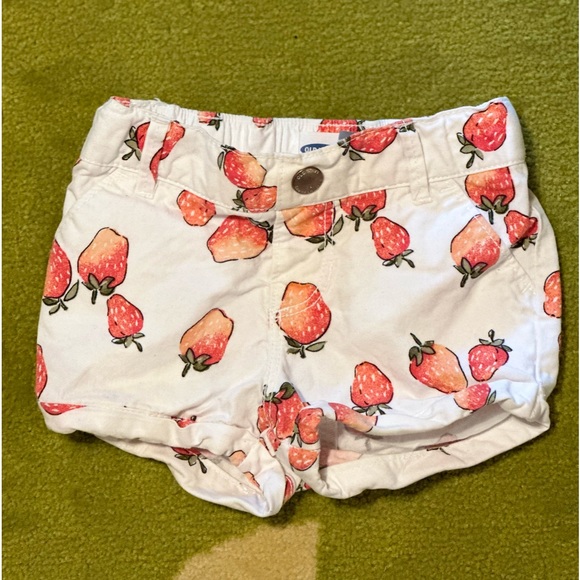 NWOT Old Navy Adorable Strawberry 🍓 Shorts - Picture 1 of 6